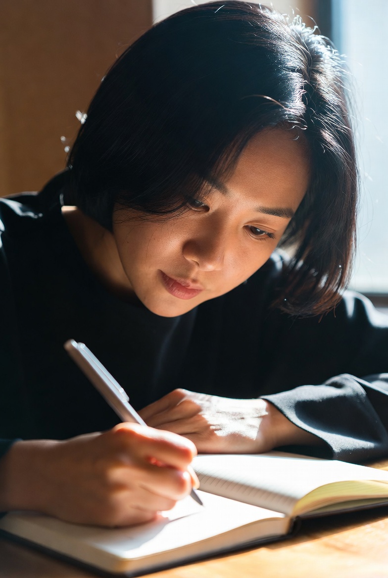 Menemukan Arti Setiap Hari Melalui Catatan Sederhana